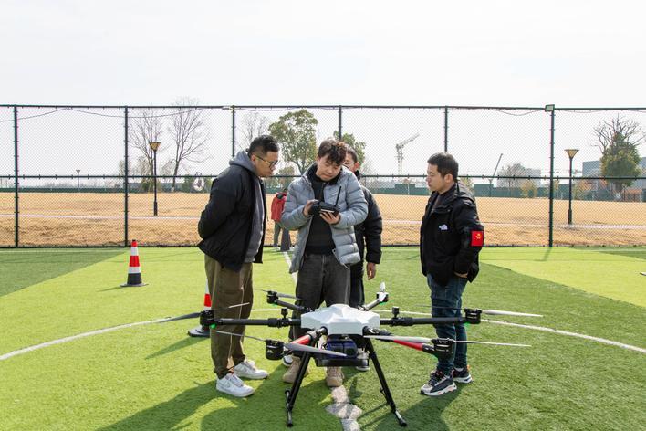 江苏扬州：低空经济“乘风而起”