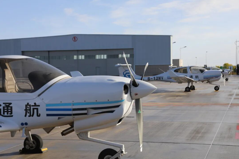 乌审旗低空航空器试飞基地揭牌 助力低空经济新发展