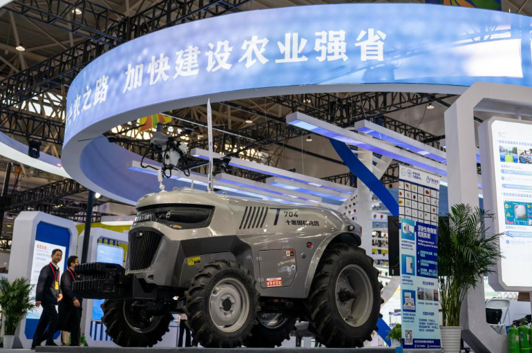 农博会上看荆楚低空农业发展新图景