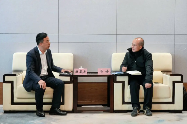 冯皓与科技企业负责人举行工作座谈 共谋低空经济发展