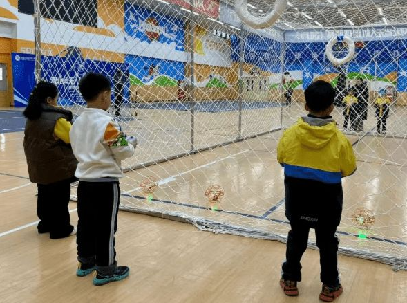 育才+兴业 “空中足球”开启低空经济新赛