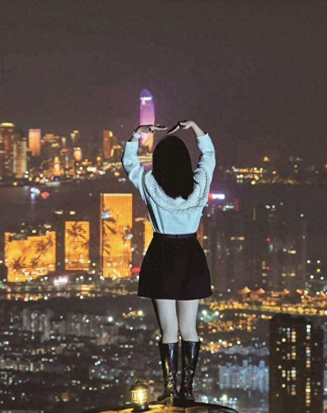 一群“飞手”用镜头记录厦门美景，以专业赋