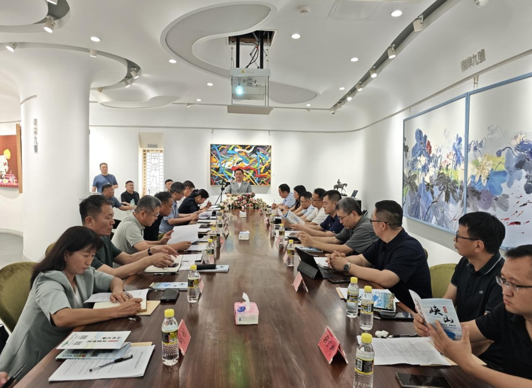 峡山区在京举行低空经济发展研讨会暨峡山湖航空飞行营地战略对接会 