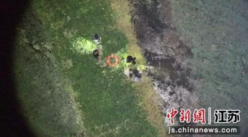 警用无人机助力 八旬老人淤泥中获救